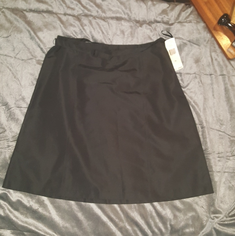 Lauren silk skirt. Black. Absolutely beautiful. - Picture 3 of 7